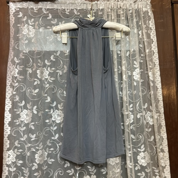 Green envelope sleeveless gray shirt, size medium brand new with tags - Picture 4 of 4